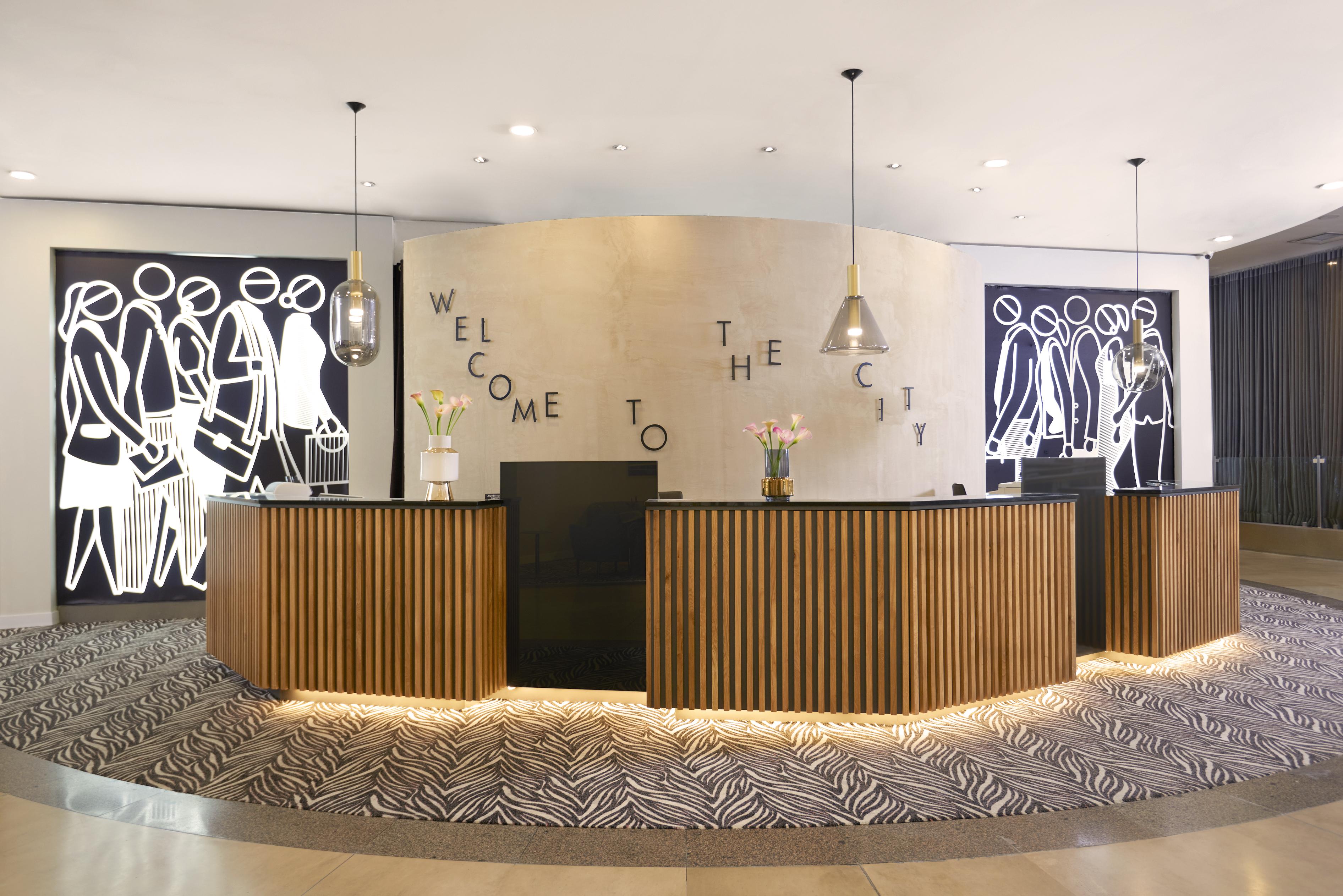Leonardo City Tower Hotel Tel Aviv Giv'atayim Εξωτερικό φωτογραφία The City Hotel reception
