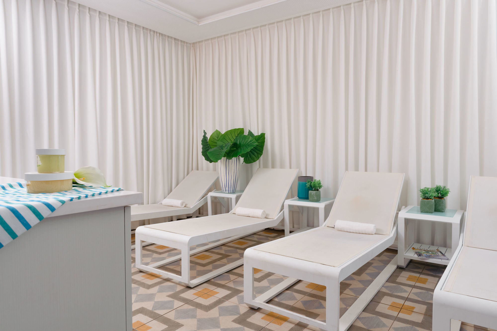 Leonardo City Tower Hotel Tel Aviv Giv'atayim Εξωτερικό φωτογραφία Spa at The Ivy Hotel
