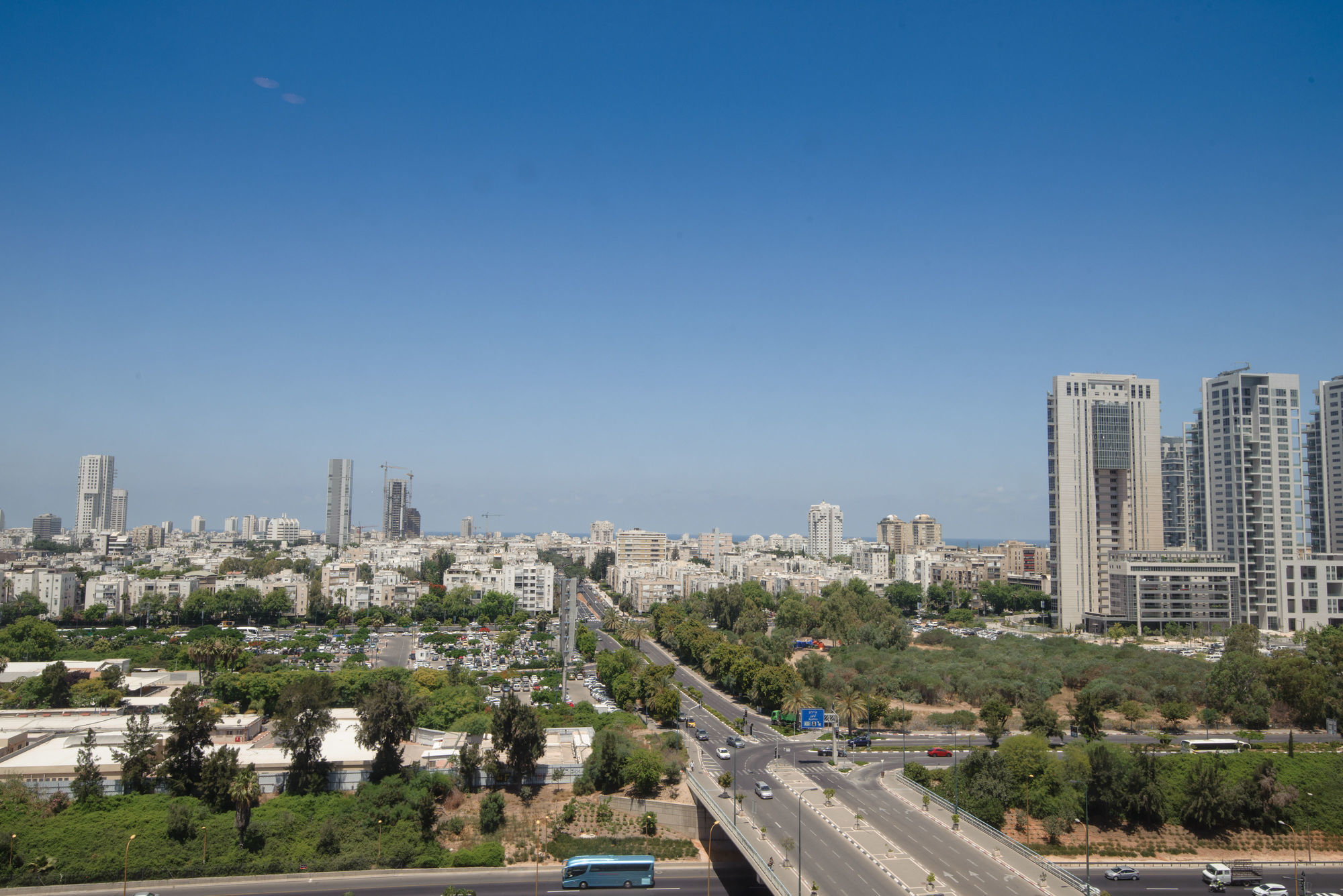 Leonardo City Tower Hotel Tel Aviv Giv'atayim Εξωτερικό φωτογραφία View of Kiryat Jamir