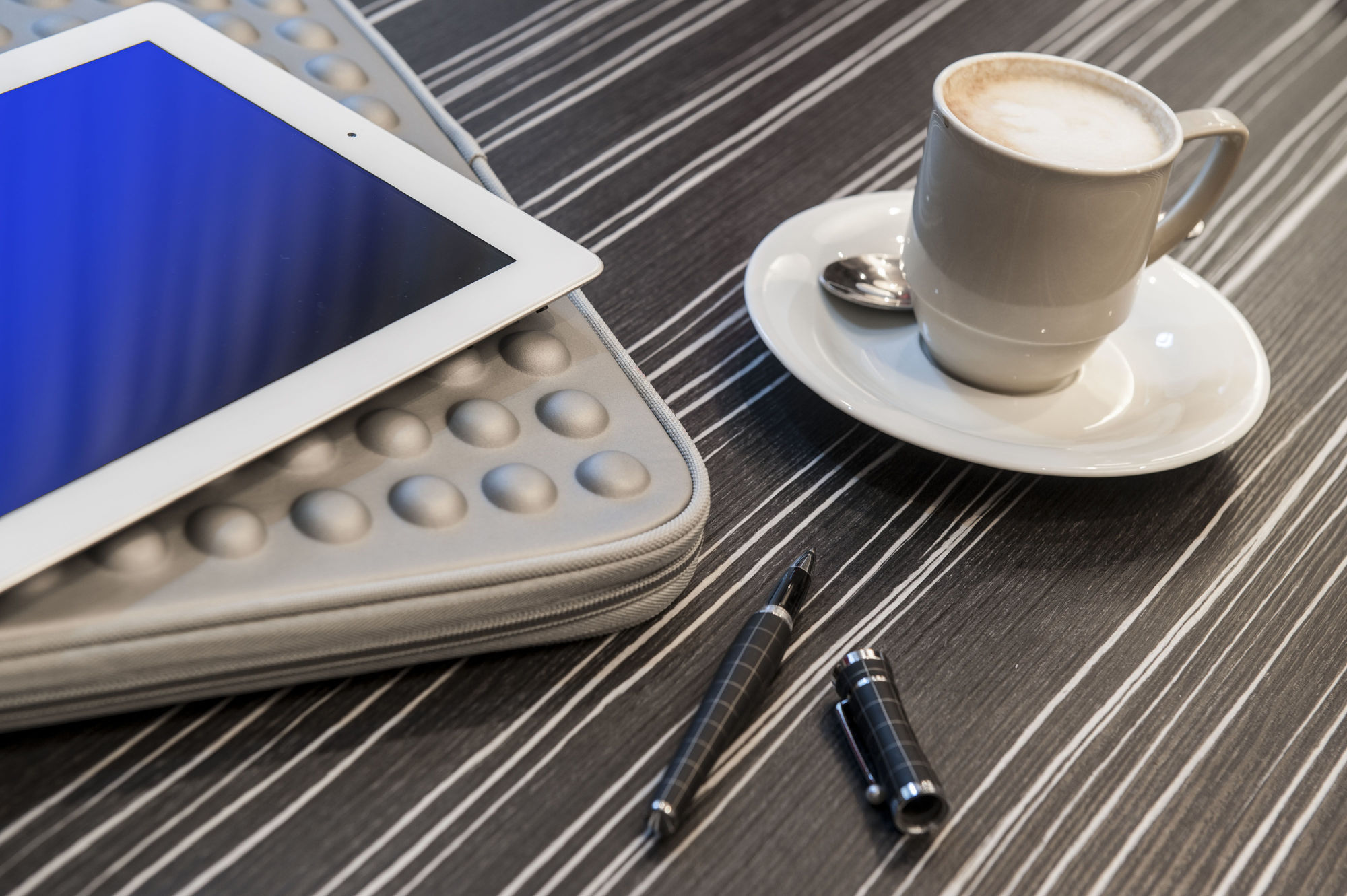 Leonardo City Tower Hotel Tel Aviv Giv'atayim Εξωτερικό φωτογραφία A tablet computer