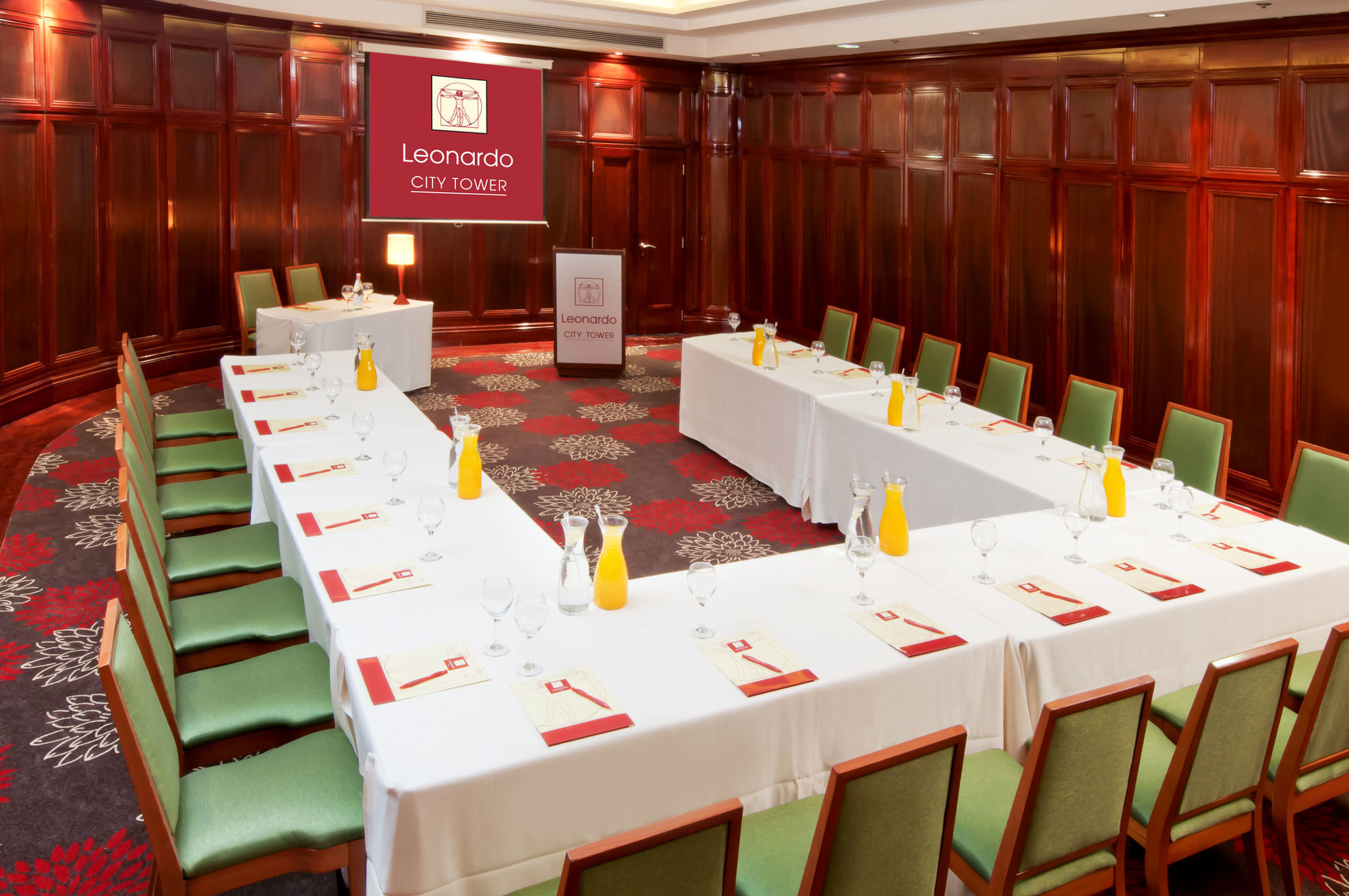 Leonardo City Tower Hotel Tel Aviv Giv'atayim Εξωτερικό φωτογραφία U-shaped table layout