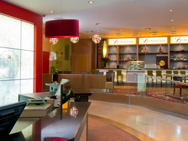 Leonardo City Tower Hotel Tel Aviv Giv'atayim Εξωτερικό φωτογραφία The bar at the hotel